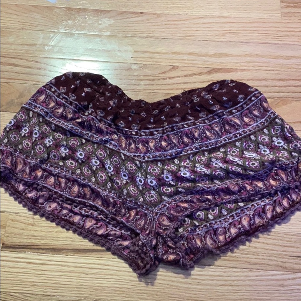 Angie flowy red shorts size small